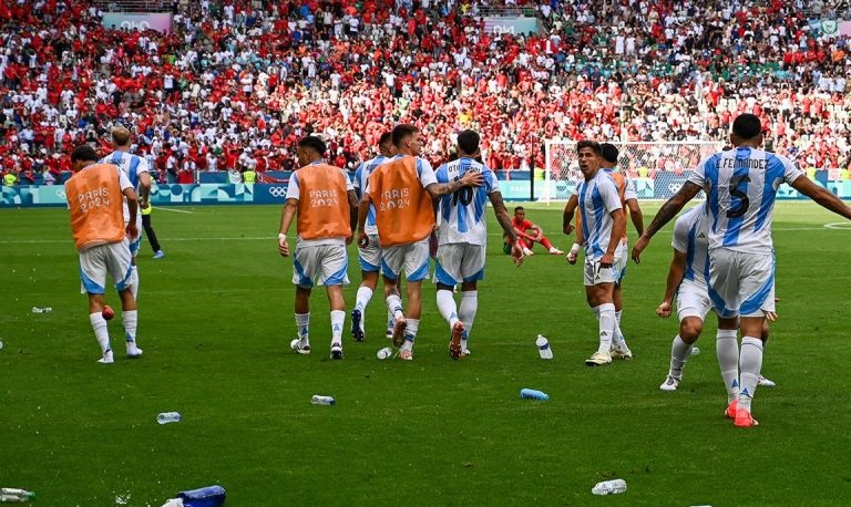 Argentina terima ejekan dari seluruh penonton usai insiden rasisme Argentina terima ejekan dari seluruh penonton usai insiden rasisme