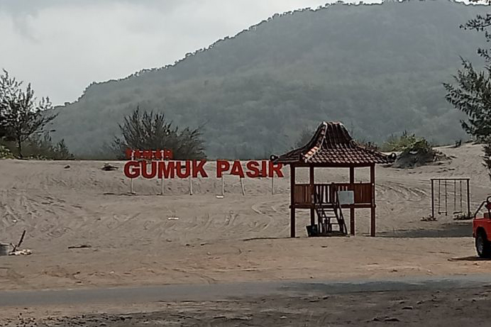 Gumuk Pasir Parangtritis bakal dinilai untuk menjadi Geopark Nasional Gumuk Pasir Parangtritis bakal dinilai untuk menjadi Geopark Nasional