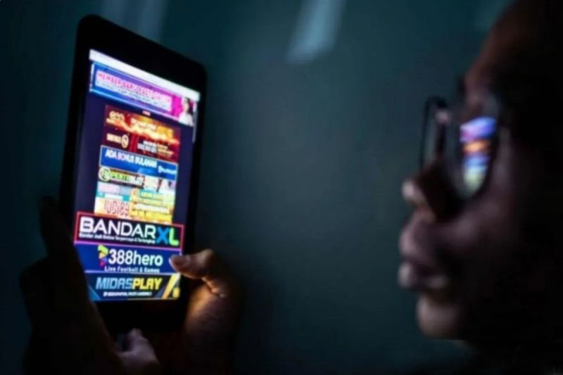 Lembaga jasa keuangan bahu-membahu persempit ruang gerak judi online Lembaga jasa keuangan bahu-membahu persempit ruang gerak judi online