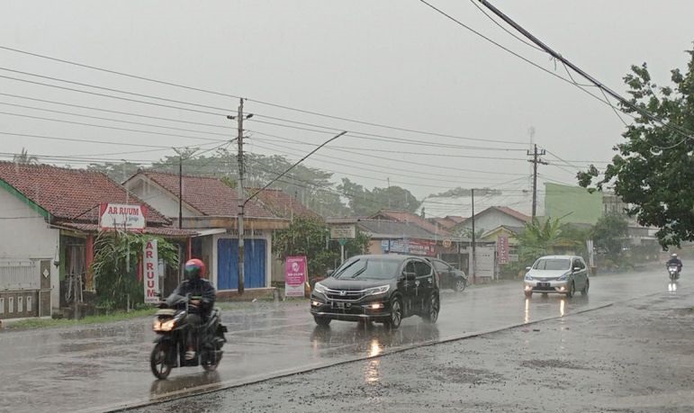 BMKG prakirakan hujan lebat guyur 18 provinsi