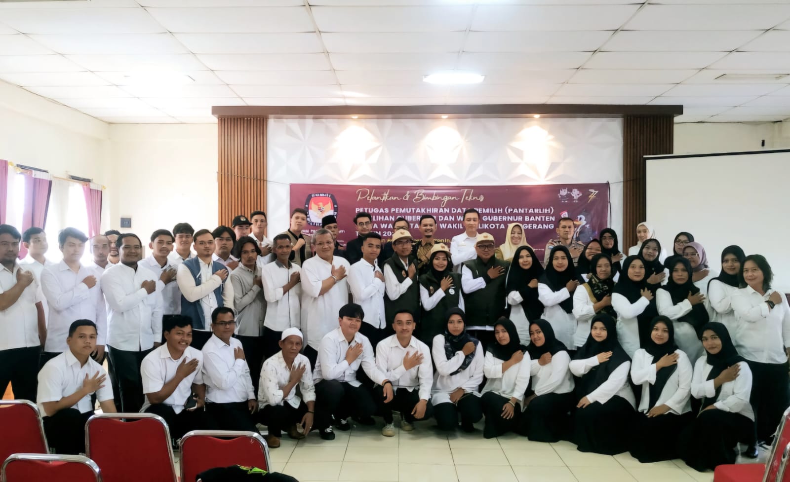 KPU Kota Tangerang lantik 5.173 petugas pantarlih Pilkada 2024 di 104 Kelurahan KPU Kota Tangerang lantik 5.173 petugas pantarlih Pilkada 2024 di 104 Kelurahan