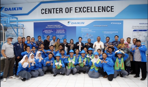 SMKN 1 Cimahi jadi pusat keunggulan Daikin pertama bagi SMK di Jawa Barat SMKN 1 Cimahi jadi pusat keunggulan Daikin pertama bagi SMK di Jawa Barat