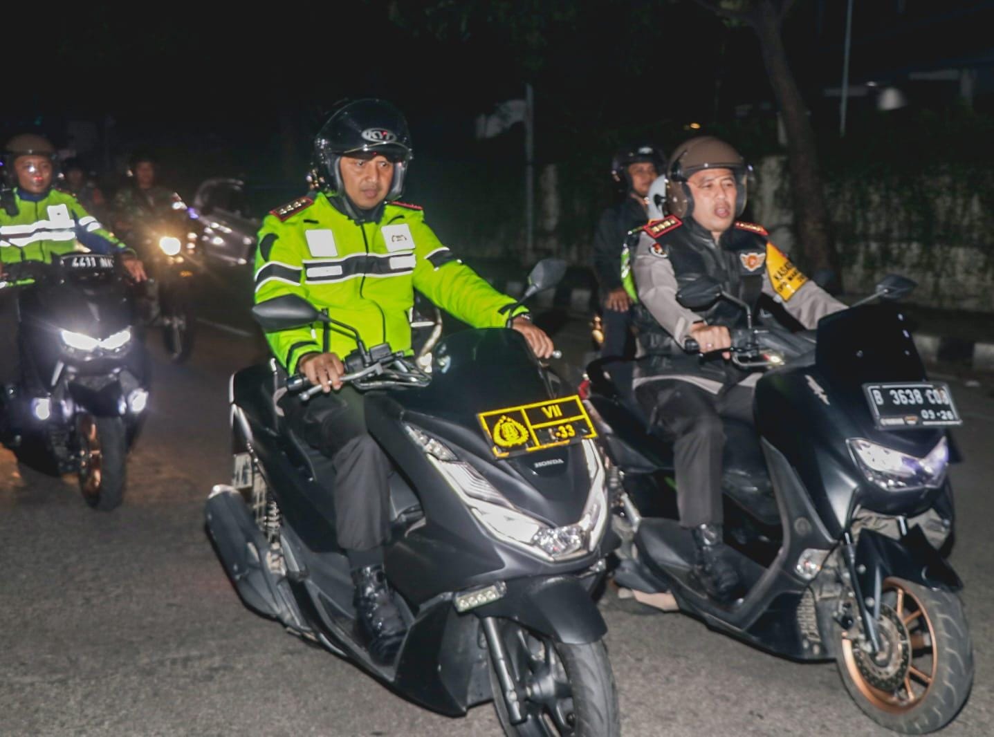 Patroli Skala Besar, Kapolrestro Tangerang Kota dan Kabid Humas sambangi Pos Satkamling Patroli Skala Besar, Kapolrestro Tangerang Kota dan Kabid Humas sambangi Pos Satkamling