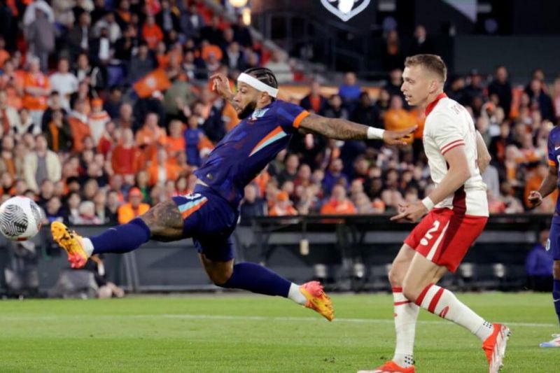 Timnas Belanda menang telak 4-0 lawan Kanada pada laga uji coba Timnas Belanda menang telak 4-0 lawan Kanada pada laga uji coba
