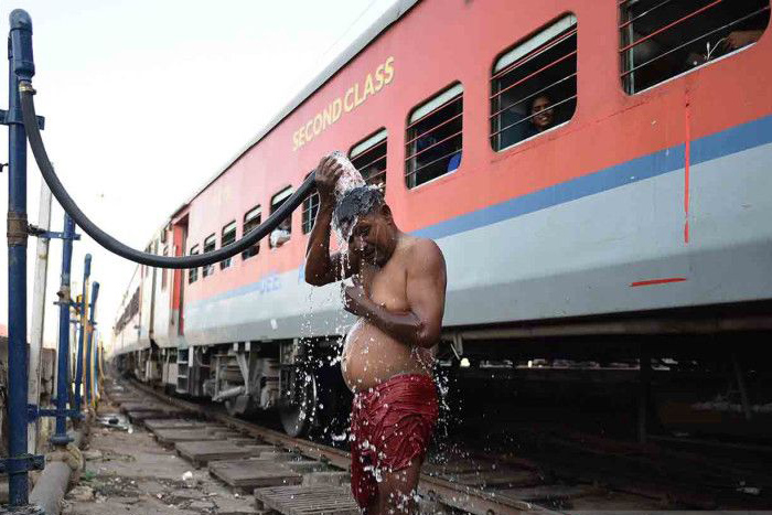 33 petugas TPS meninggal akibat gelombang panas di hari terakhir Pemilu India 33 petugas TPS meninggal akibat gelombang panas di hari terakhir Pemilu India