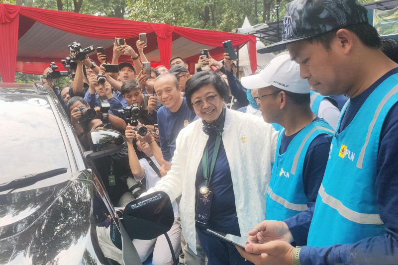 Pengamat: Peralihan ke kendaraan listrik harus utamakan angkutan umum Pengamat: Peralihan ke kendaraan listrik harus utamakan angkutan umum