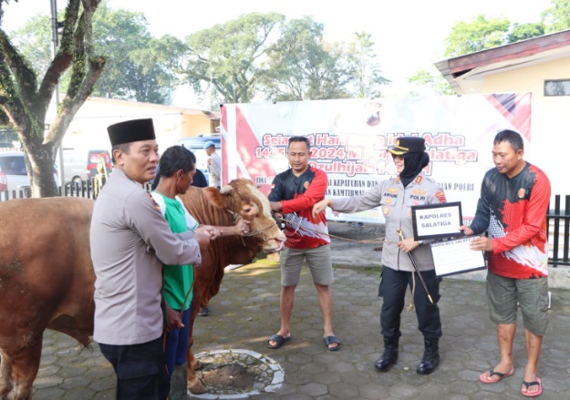 Kapolres Salatiga: Idul Adha wujudkan sifat suka berbagi dan peduli sesama Kapolres Salatiga: Idul Adha wujudkan sifat suka berbagi dan peduli sesama