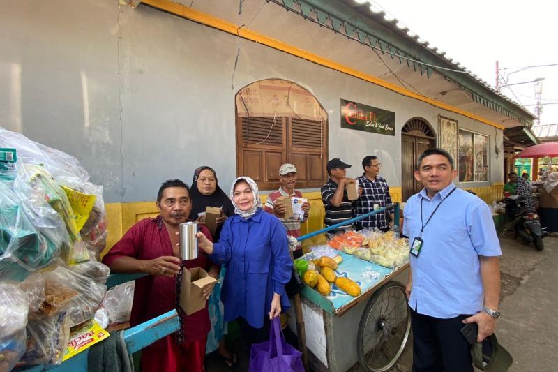 BPJAMSOSTEK bagikan peralatan ramah lingkungan di Hari Lingkungan BPJAMSOSTEK bagikan peralatan ramah lingkungan di Hari Lingkungan