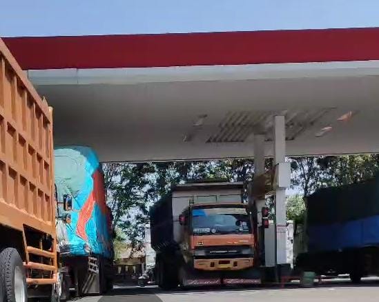 Sistem pembelian biosolar pakai barcode alami gangguan, sopir di Pantura Timur bingung Sistem pembelian biosolar pakai barcode alami gangguan, sopir di Pantura Timur bingungÂ