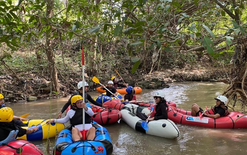 Menguji adrenalin dengan packrafting Kali Papah Kulon Progo Menguji adrenalin dengan packrafting Kali Papah Kulon Progo