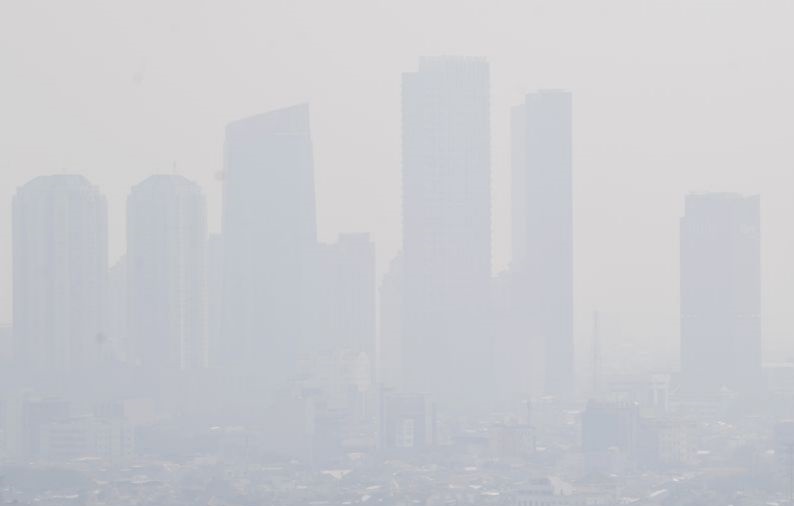 Hari ini kualitas udara Jakarta tidak sehat dan menjadi kualitas terburuk ketiga di dunia Hari ini kualitas udara Jakarta tidak sehat dan menjadi kualitas terburuk ketiga di dunia