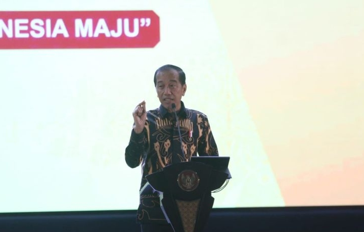 Jokowi ingatkan wali kota siapkan transportasi massal atasi kemacetan
