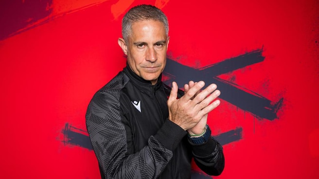 Sylvinho: Pelatih Albania tentang stafnya yang serba bisa, talenta mudanya, dan prospek timnya di EURO 2024 Sylvinho: Pelatih Albania tentang stafnya yang serba bisa, talenta mudanya, dan prospek timnya di EURO 2024