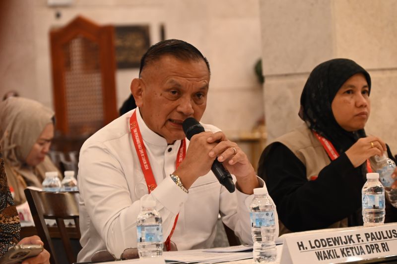 Wakil Ketua DPR nilai tantangan haji 2024 adalah soal transportasi Wakil Ketua DPR nilai tantangan haji 2024 adalah soal transportasi