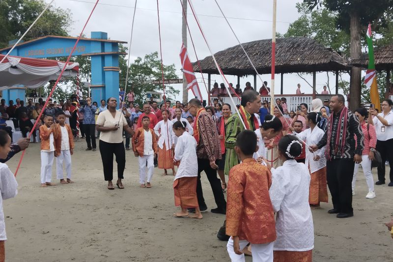 Negeri Rutong hadirkan atraksi budaya dan wisata wonderful Rutong Negeri Rutong hadirkan atraksi budaya dan wisata wonderful Rutong
