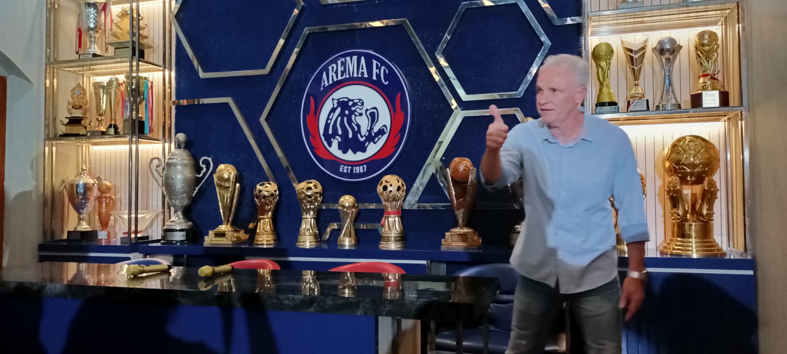 Joel Cornelli ditunjuk jadi coach Arema FC