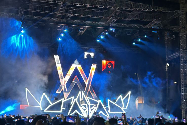 Alan Walker warnai malam Jakarta di konser Walkerworld 2024 Alan Walker warnai malam Jakarta di konser Walkerworld 2024