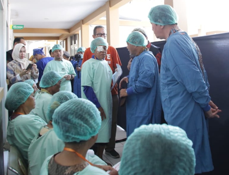 Puluhan warga kurang mampu Majalengka operasi katarak gratis Puluhan warga kurang mampu Majalengka operasi katarak gratis