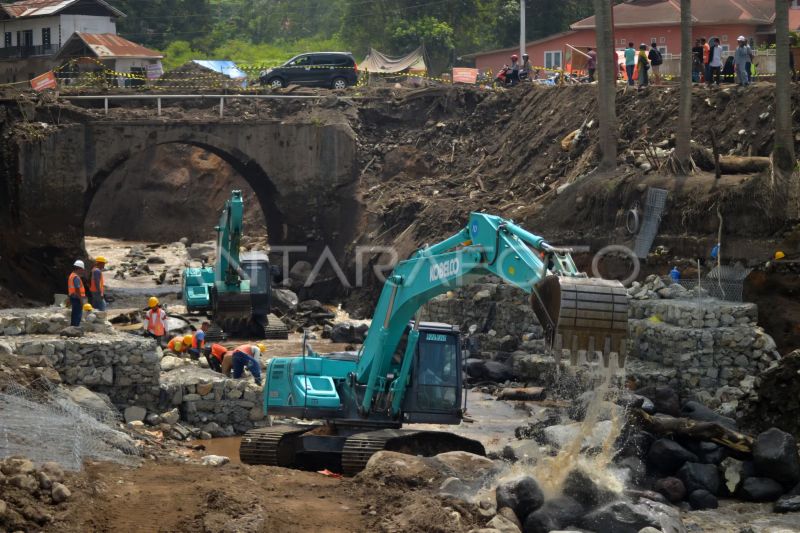 Badan Geologi akan ledakkan batuan material Marapi cegah banjir