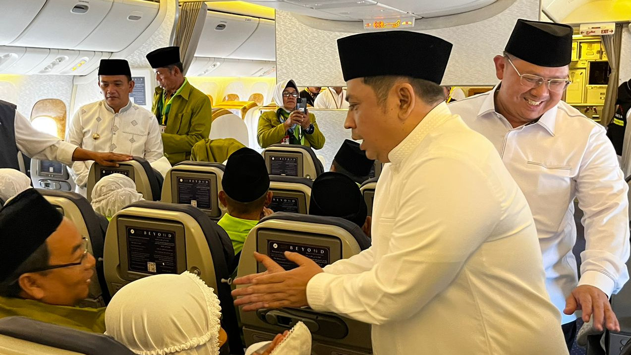 Sekjen Kemenag Lepas Jemaah Calon Haji Menuju Arafah Sekjen Kemenag Lepas Jemaah Calon Haji Menuju Arafah