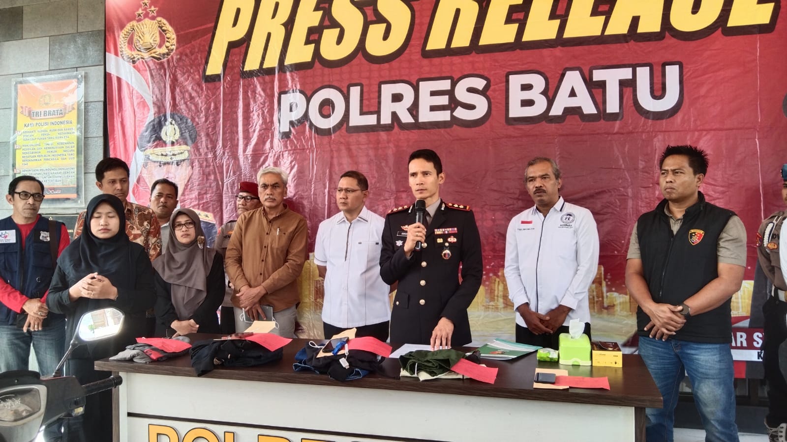 Siswa meninggal diduga korban bully akibat batok kepala retak dan pendarahan Siswa meninggal diduga korban bully akibat batok kepala retak dan pendarahan