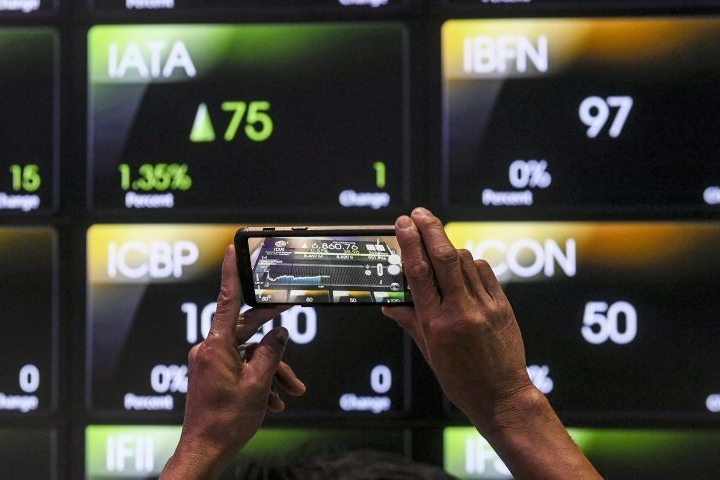 IHSG ditutup menguat dipimpin sektor barang konsumen nonprimer 
