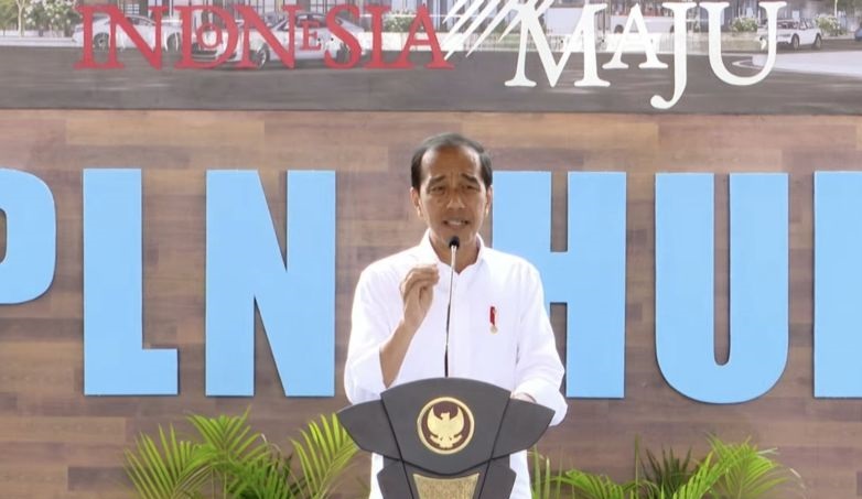 Presiden minta PLN tangkap investasi lewat peluang sumber energi hijau Presiden minta PLN tangkap investasi lewat peluang sumber energi hijau