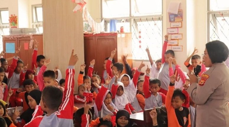 Polresta Ambon sosialisasi bahaya perundungan bagi siswa