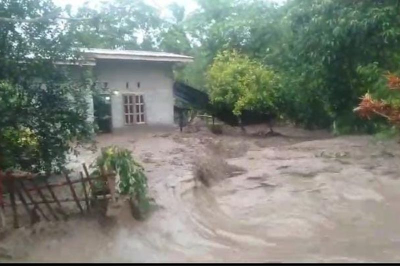 Banjir rendam 52 rumah warga di Desa Rejeki Sigi Sulawesi Tengah Banjir rendam 52 rumah warga di Desa Rejeki Sigi Sulawesi Tengah