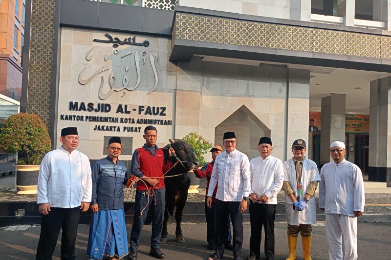 Pemkot Jakpus distribusikan seribu kantong daging kurban Pemkot Jakpus distribusikan seribu kantong daging kurban