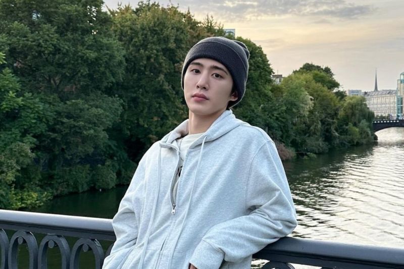 B.I buka konser di Jakarta dengan lagu Michelangelo