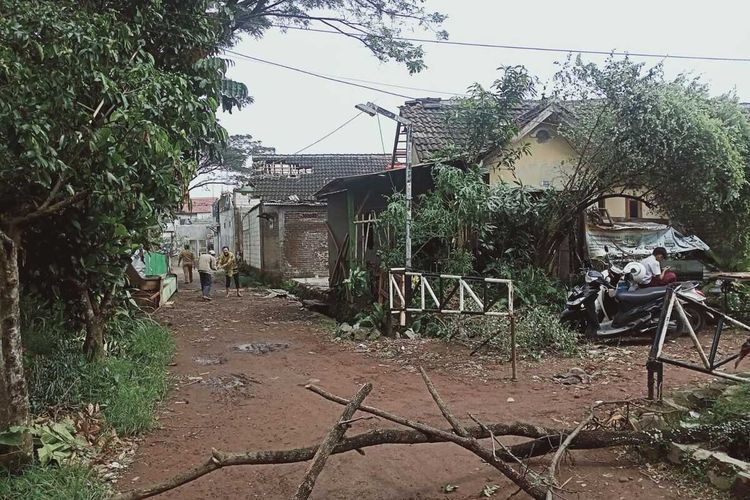5 Juni 2023: Ratusan rumah di Beleendah Bandung hancur diterjang puting beliung 5 Juni 2023: Ratusan rumah di Beleendah Bandung hancur diterjang puting beliung
