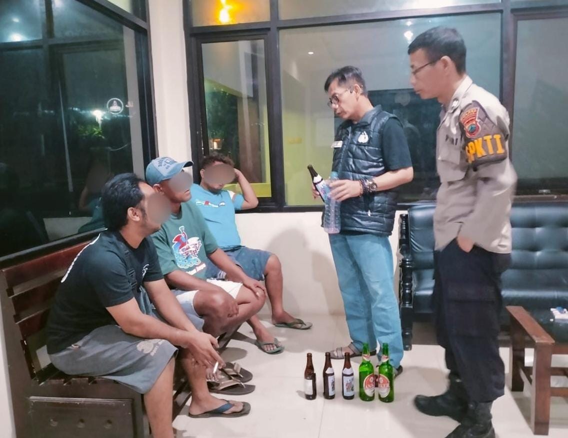 Sehari, Polsek Kudus Kota gerebek dua lokasi tempat pesta miras Sehari, Polsek Kudus Kota gerebek dua lokasi tempat pesta miras