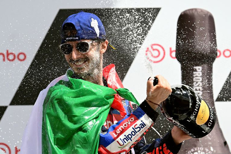 Pecco Bagnaia: Terima kasih Mugello, kalian semua luar biasa Pecco Bagnaia: Terima kasih Mugello, kalian semua luar biasa
