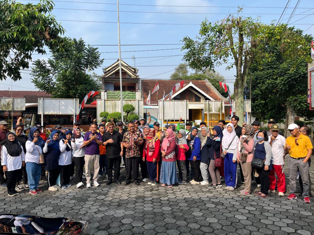 Serunya para ketua RW belajar sambil wisata tentang Program Kampung Iklim Serunya para ketua RW belajar sambil wisata tentang Program Kampung Iklim