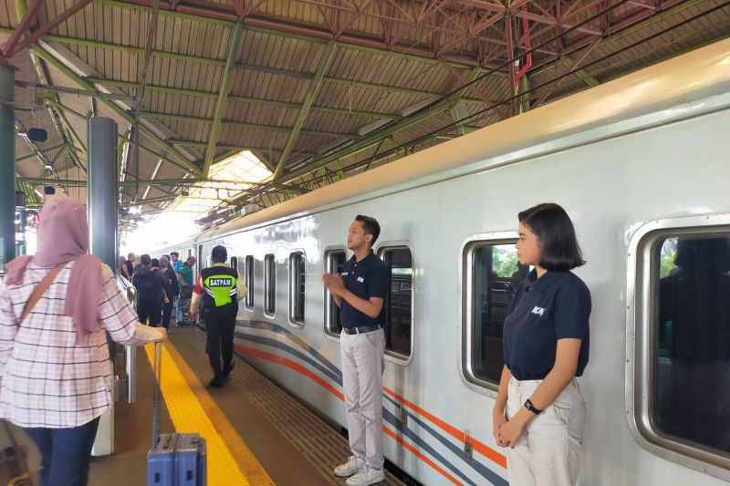 Pembelitan tiket KAI di Jakarta Fair akan diberikan diskon sebesar 10-15 persen Pembelitan tiket KAI di Jakarta Fair akan diberikan diskon sebesar 10-15 persen