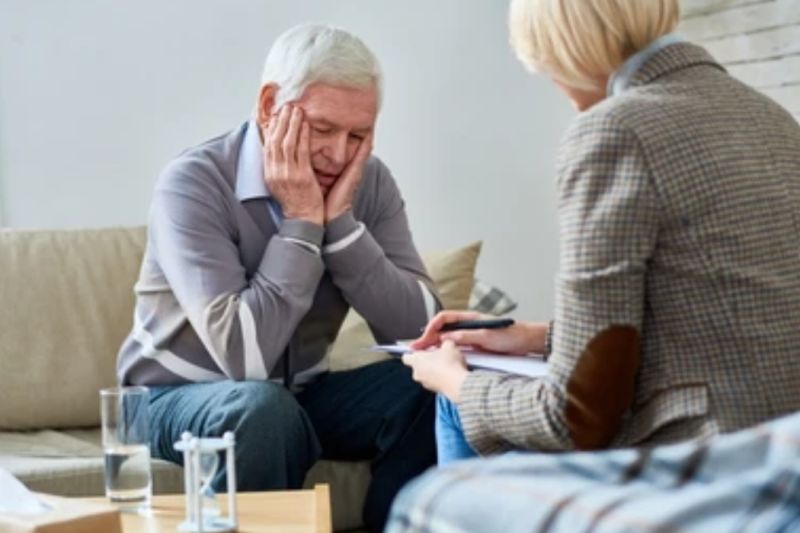 Mencegah lansia depresi karena kesepian dengan komunikasi Mencegah lansia depresi karena kesepian dengan komunikasi