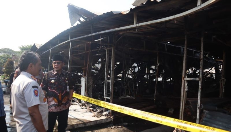 Pemkab Kudus siapkan lapak darurat untuk pedagang Pasar Babe terbakar Pemkab Kudus siapkan lapak darurat untuk pedagang Pasar Babe terbakar