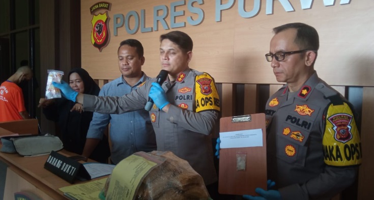 Edarkan sabu, anak pedangdut Lilis Karlina diamankan petugas Edarkan sabu, anak pedangdut Lilis Karlina diamankan petugas