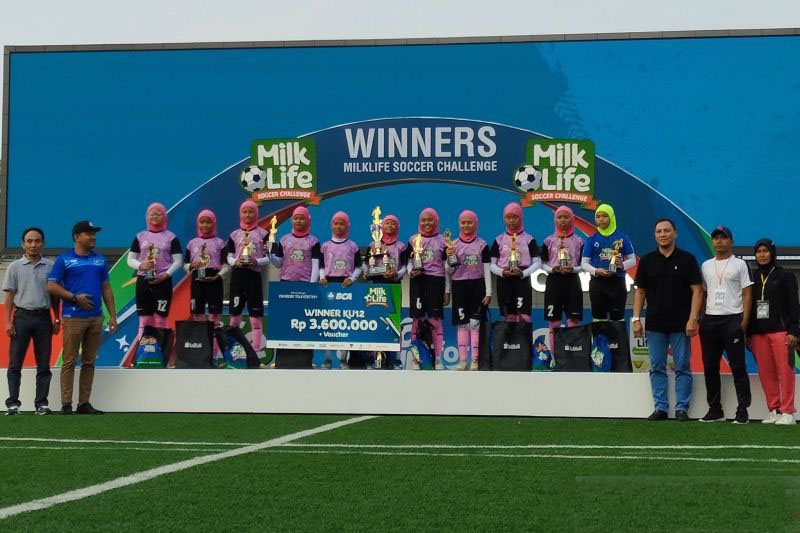 SD UT Jepara kembali juarai turnamen sepak bola U-12 putri 2024