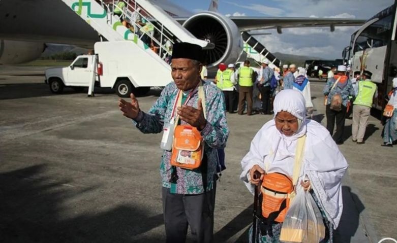 Jemaah haji Kloter 1 Embarkasi Medan kembali ke tanah air 24 Juni 2024 Jemaah haji Kloter 1 Embarkasi Medan kembali ke tanah air 24 Juni 2024
