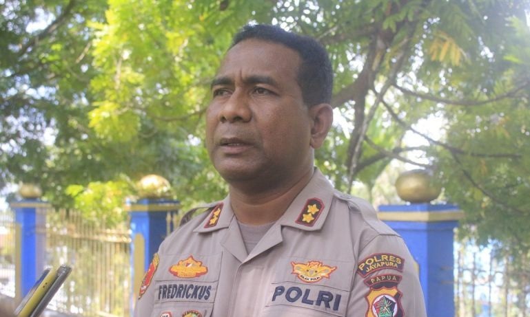 Polres Jayapura dukung percepatan ekonomi warga melalui bantuan bibit Polres Jayapura dukung percepatan ekonomi warga melalui bantuan bibit