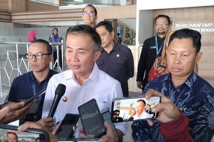 Bey Machmudin puji keberanian Pj Bupati Bogor tertibkan PKL Puncak