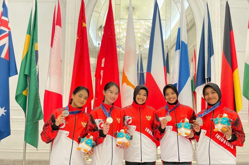 Tim terjun payung Polri berprestasi di kejuaraan Asia dan Dunia Tim terjun payung Polri berprestasi di kejuaraan Asia dan Dunia