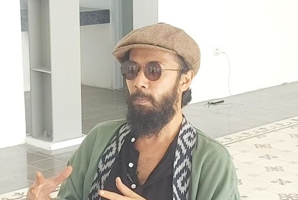Vikri Rahmat bahas mentalitas kepiting pada lagu Pengen Ini Itu