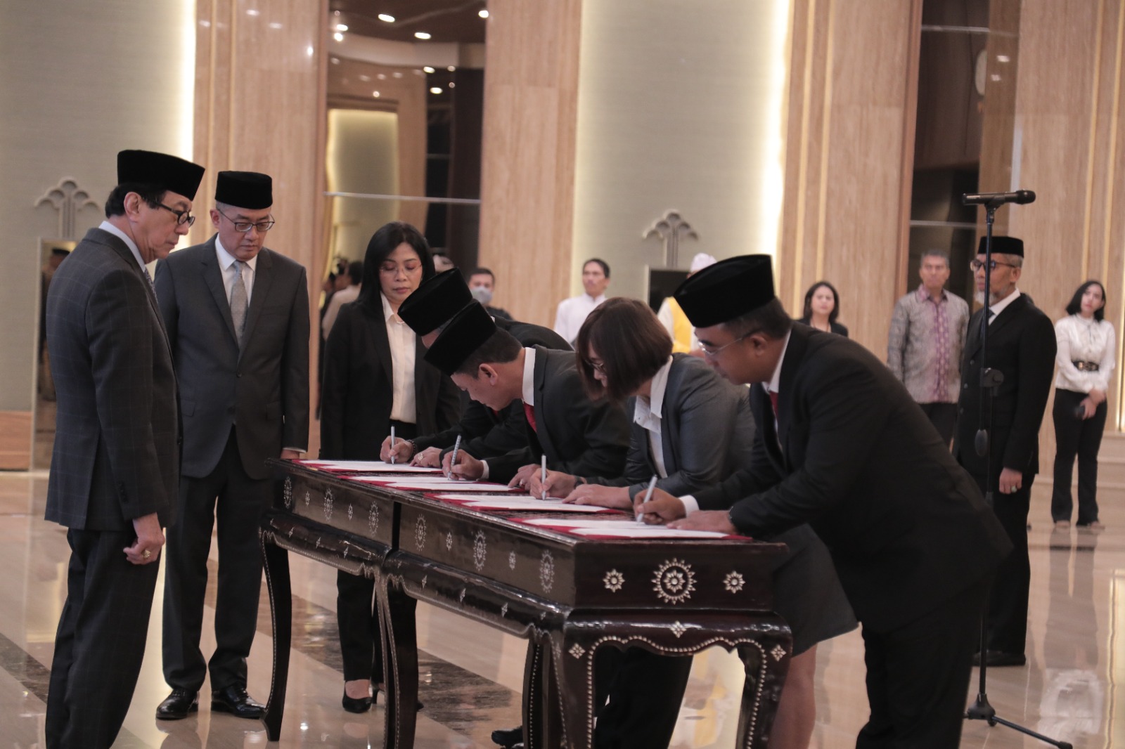 Dukung iklim ekonomi kondusif, Menkumham minta MKN awasi notaris secara profesional Dukung iklim ekonomi kondusif, Menkumham minta MKN awasi notaris secara profesional
