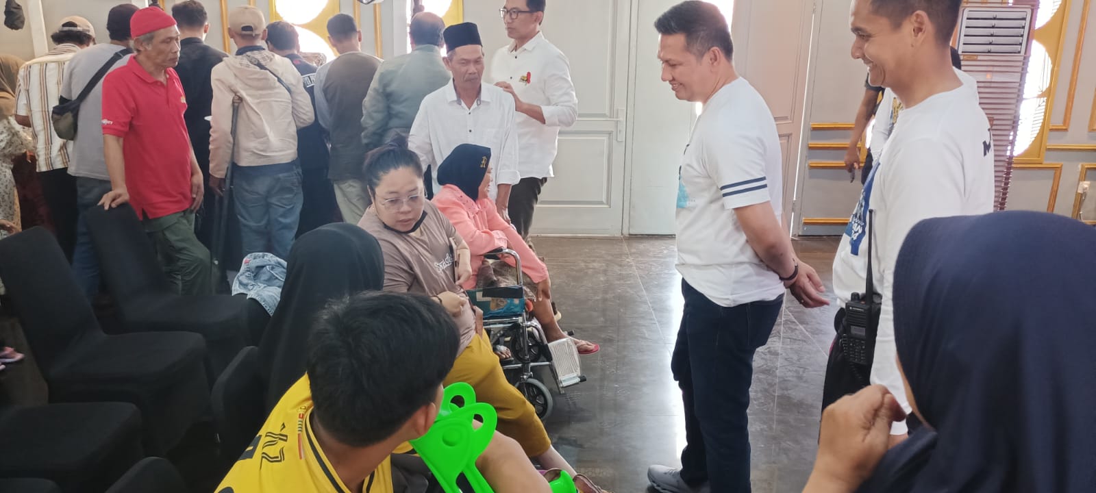 Polresta Malang Kota bagikan 37 kaki palsu Polresta Malang Kota bagikan 37 kaki palsu