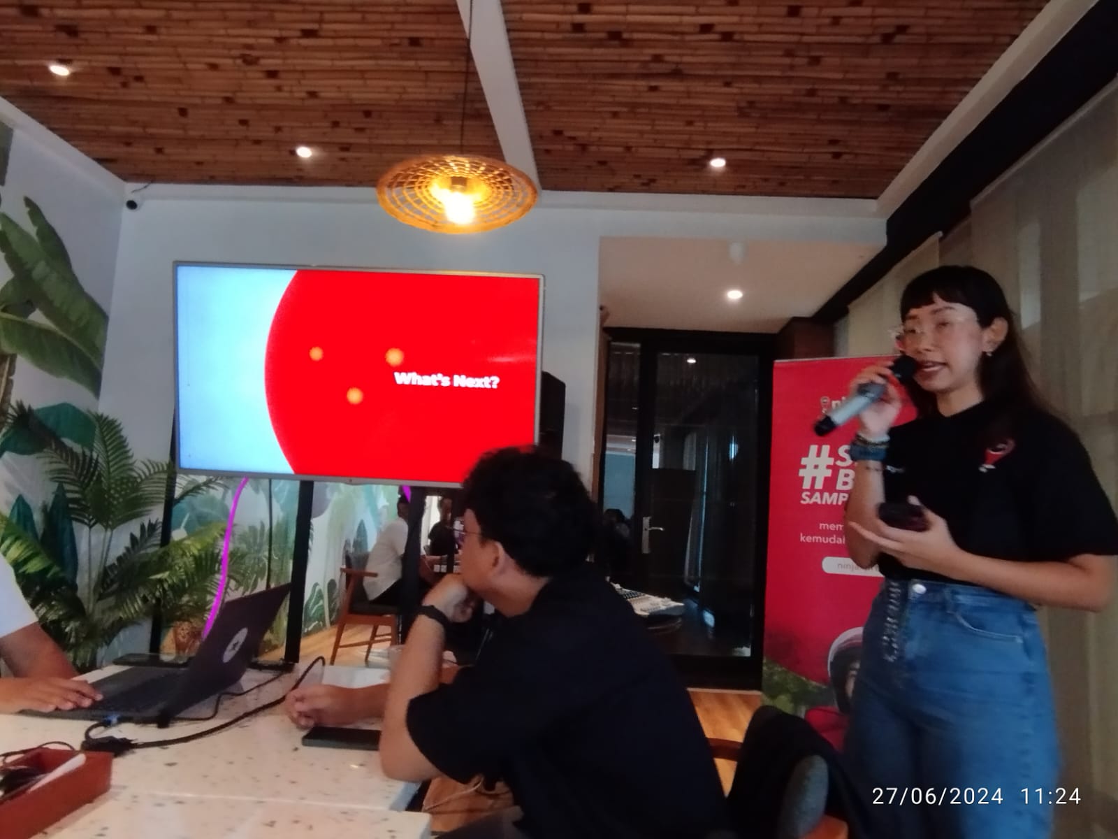 Riset: 80% e-shopper pilih affiliate marketing dari pengguna medsos biasa daripada artis Riset: 80% e-shopper pilih affiliate marketing dari pengguna medsos biasa daripada artis