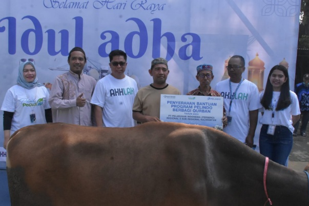 Pelindo Sub Regional Kalimantan salurkan hewan qurban kepada warga sekitar pelabuhan
