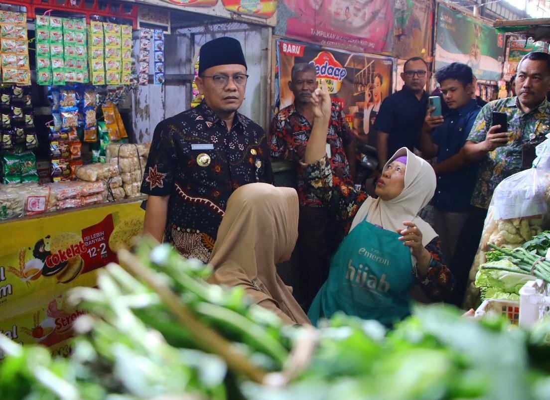 Kendalikan inflasi dan pantau harga, Pj Bupati Kudus blusukan pasar Kendalikan inflasi dan pantau harga, Pj Bupati Kudus blusukan pasar